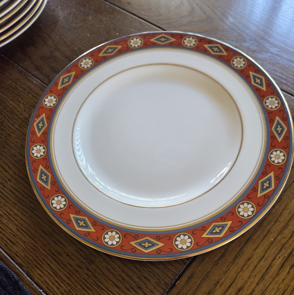 Minton 8" Luncheon Plate Fine Bone China Made In England Royal Doulton